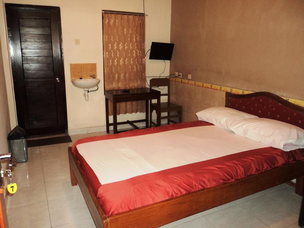 Hotel Sentral Pabean Buleleng Δωμάτιο φωτογραφία
