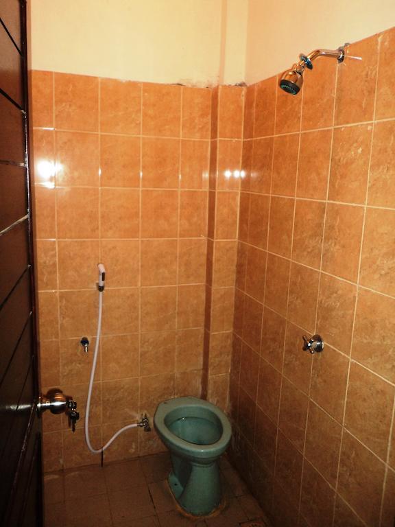 Hotel Sentral Pabean Buleleng Δωμάτιο φωτογραφία